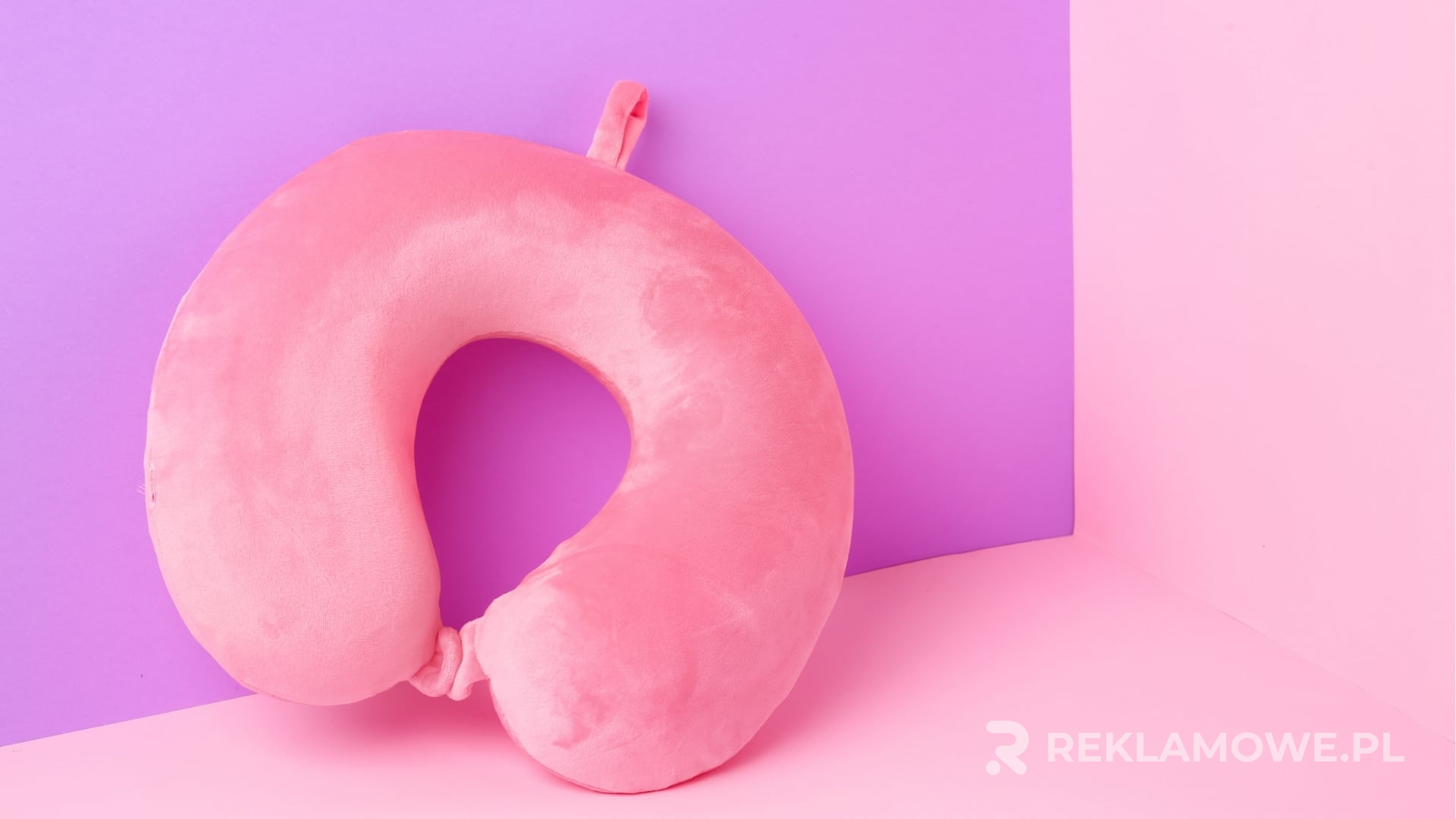 Zaawansowane techniki projektowania graficznego na poduszkach reklamowych