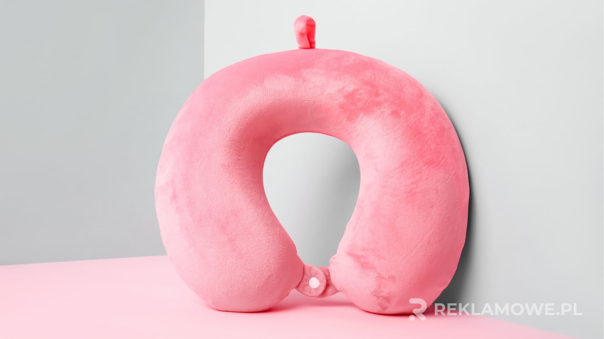 Trendy w projektowaniu poduszek reklamowych na rok 2025